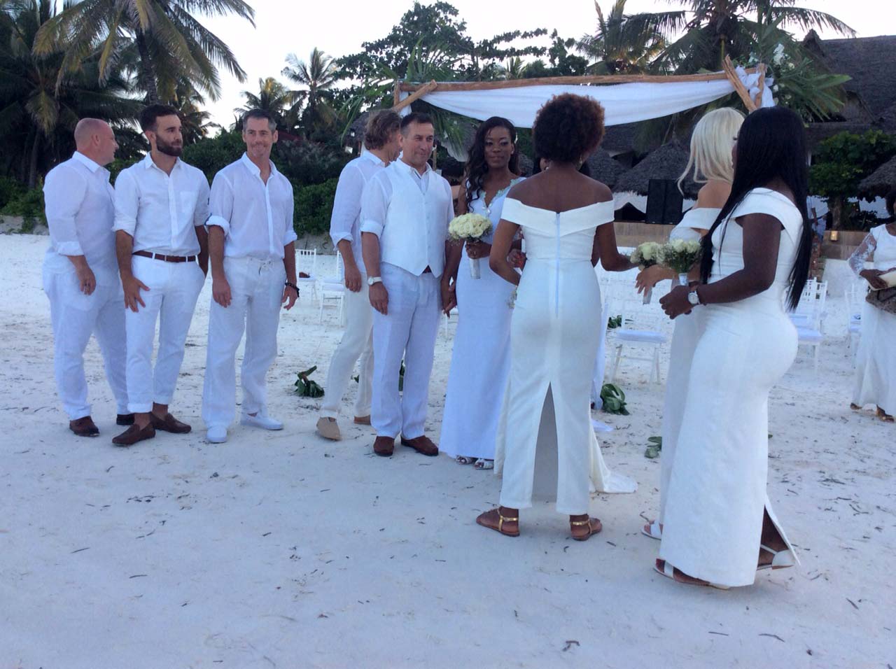 Honeymooners' horse riding